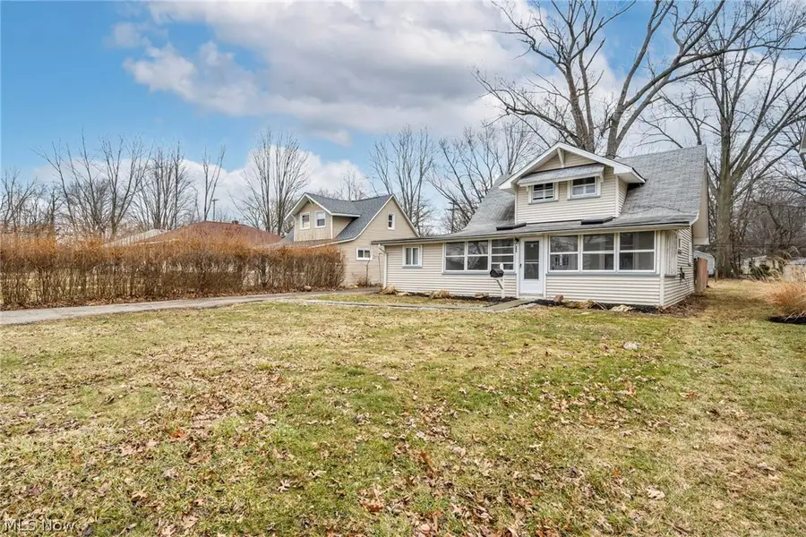 295 E 238th Street, Euclid, OH 44123 - #3