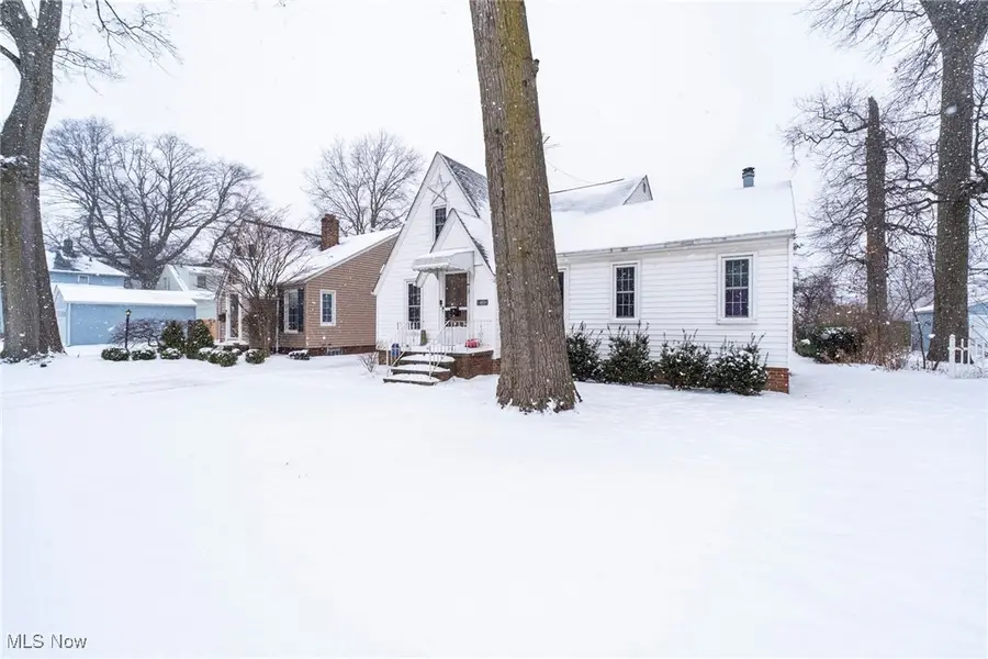 14604 Roxboro Avenue, Cleveland, OH 44111 - Image #2