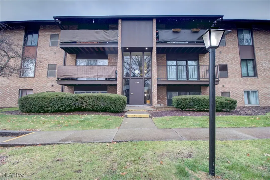 16445 Heather Lane #F 101, Middleburg Heights, OH 44130 - Image #1