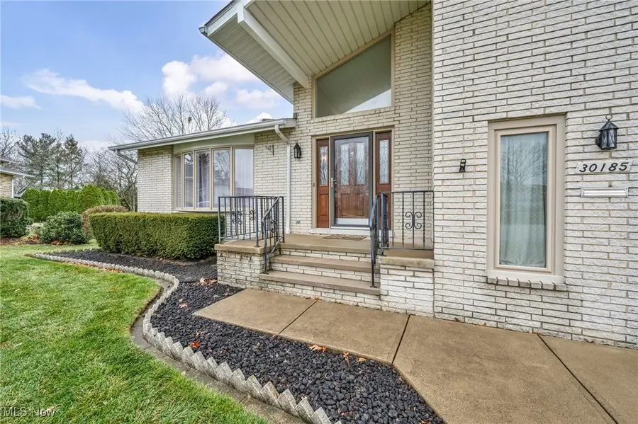 30185 Overlook Drive, Wickliffe, OH 44092 - Image #3