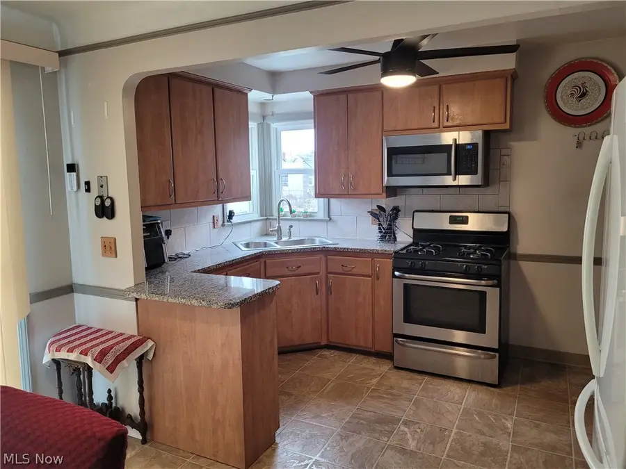 5853 Monica Lane, Garfield Heights, OH 44125 - #2