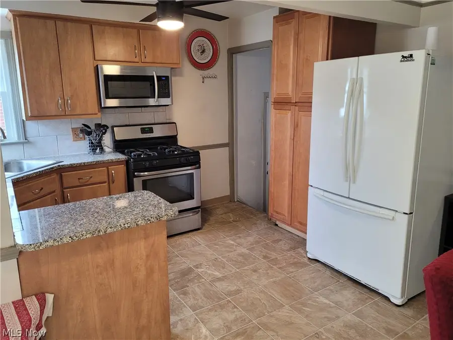 5853 Monica Lane, Garfield Heights, OH 44125 - #3