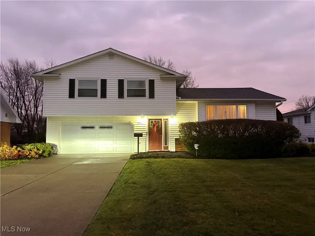 2084 Edenhall Drive, Lyndhurst, OH 44124 - Image #1
