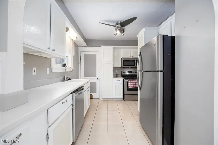 946 Falls Avenue, Cuyahoga Falls, OH 44221 - Image #3