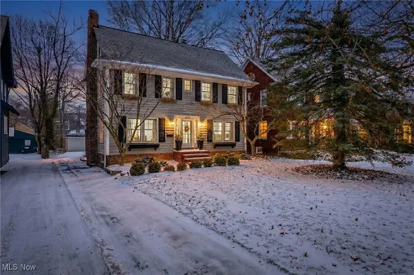 2873 Scarborough Road, Cleveland Heights, OH 44118