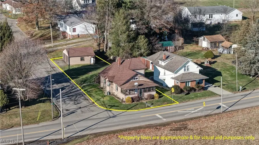 549 Redwood Sw Street, Beach City, OH 44608 - Image #2