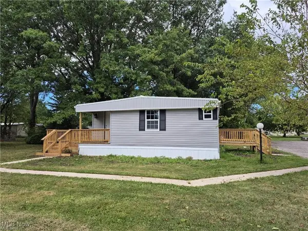 100 Chaucer Court, Elyria, OH 44035