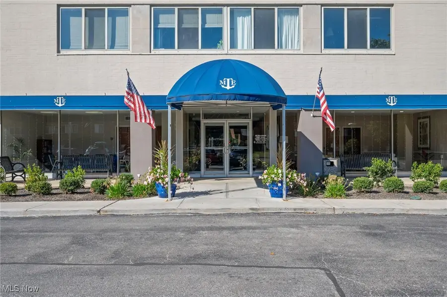 12520 Edgewater Drive #401, Lakewood, OH 44107 - Image #2