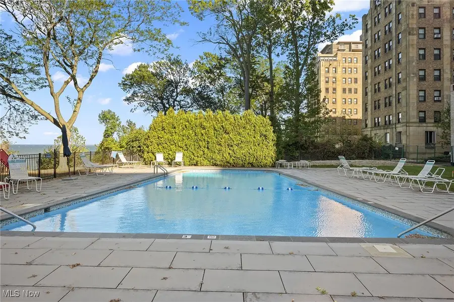 12520 Edgewater Drive #401, Lakewood, OH 44107 - Image #3