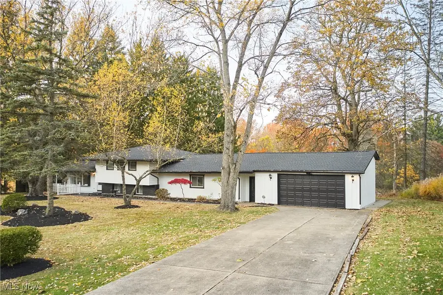 17759 S Meadowpark Drive, Walton Hills, OH 44146 - Image #3