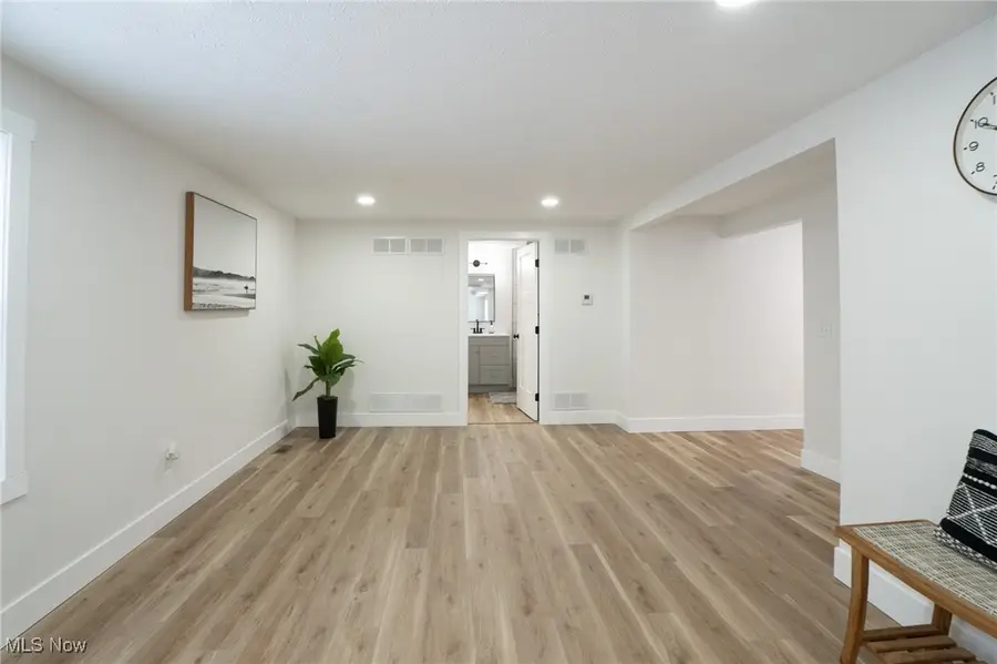 1038 Dell Nw Circle, North Canton, OH 44720 - Image #3