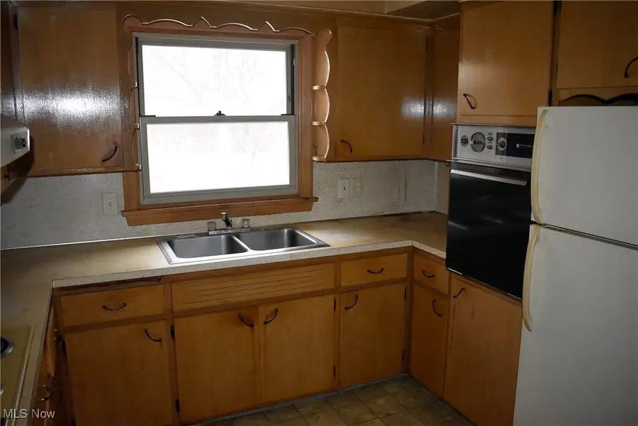 1649 Lancaster Drive, Youngstown, OH 44511 - Image #3