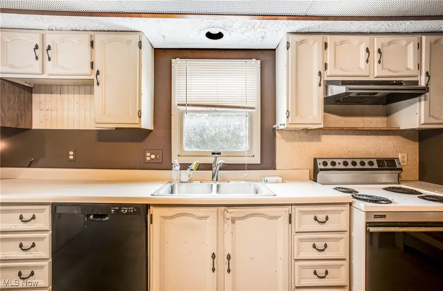 917 S Irvine Avenue, Masury, OH 44438 - Image #3