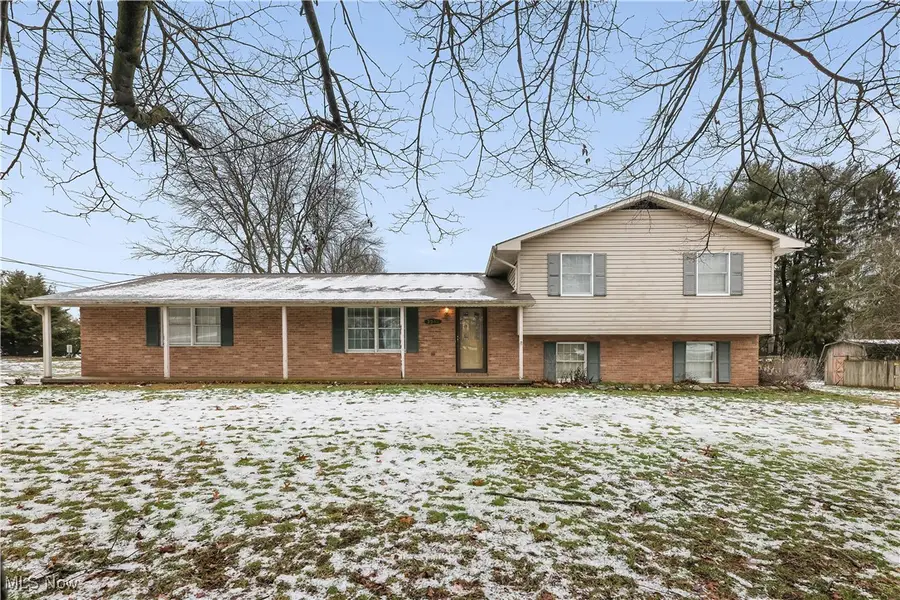 3249 Linden Nw Street, Uniontown, OH 44685 - Image #2