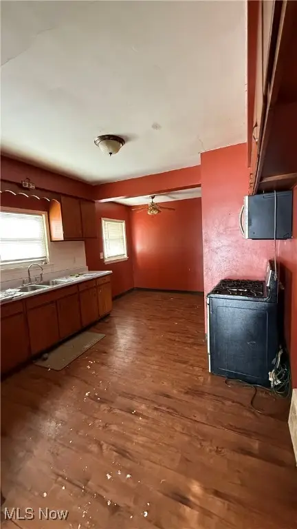 4004 E 41st Street, Newburgh Heights, OH 44105 - Image #3