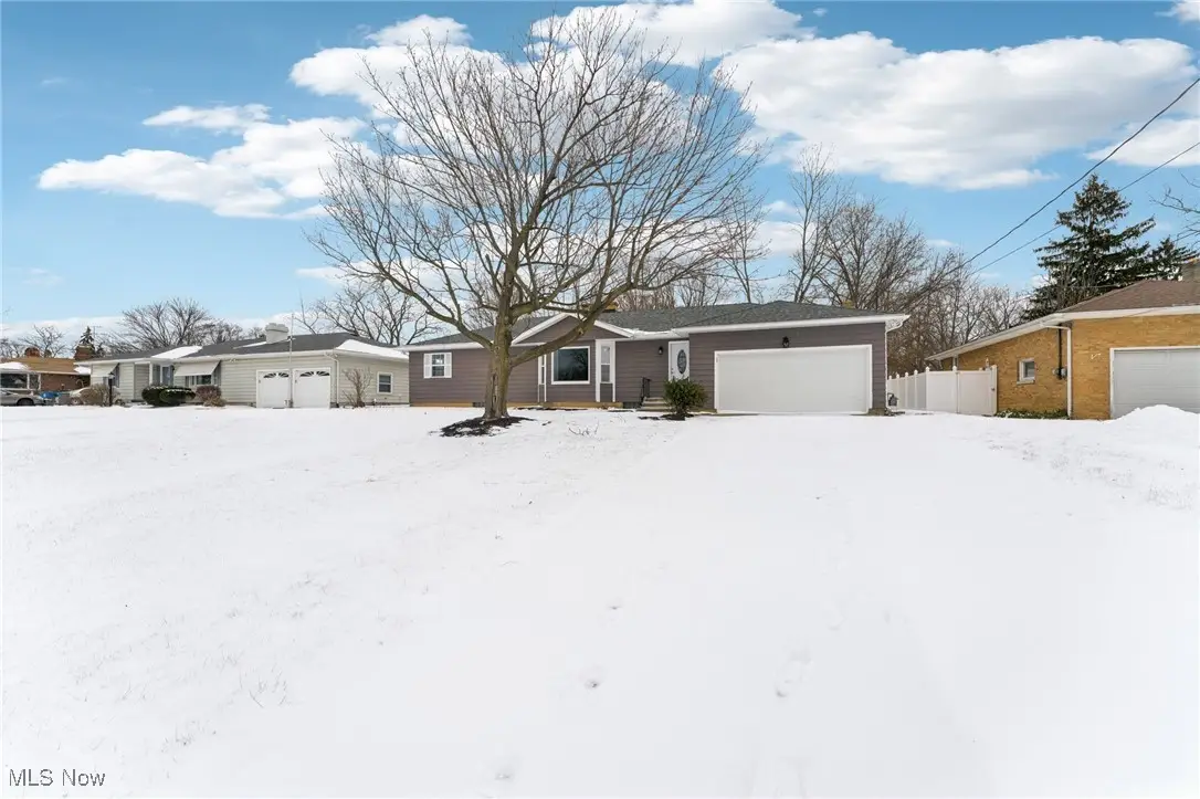 2601 Sherwood Drive, Lorain, OH 44053 - #1