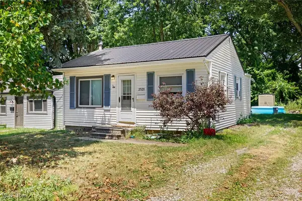 2521 44th Nw Street, Canton, OH 44709