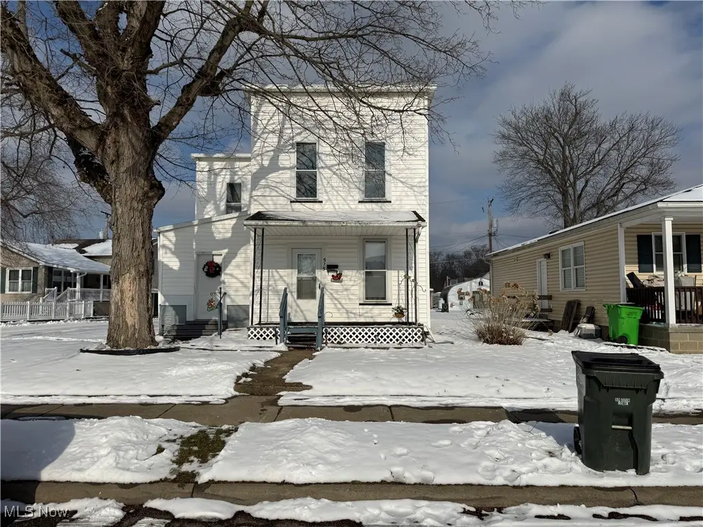 515 W 3rd Street, Uhrichsville, OH 44683 - Image #1