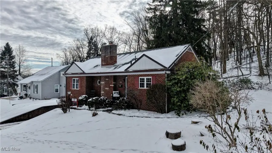 106 Maplecrest Sw Street, North Canton, OH 44720 - Image #3