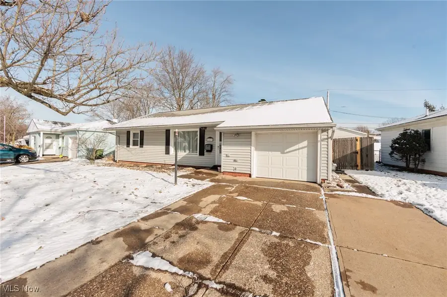 6429 Aylesworth Drive, Parma Heights, OH 44130 - Image #2