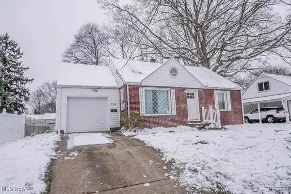 3744 Edgefield Nw Avenue, Canton, OH 44709