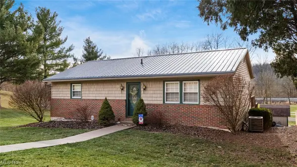 60999 Greenbriar Drive, Cambridge, OH 43725