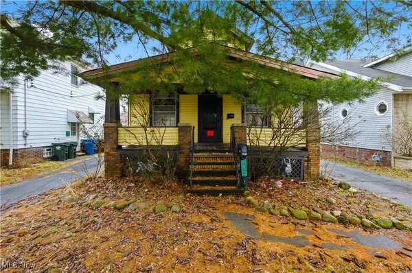 7923 Jameson Road, Parma, OH 44129