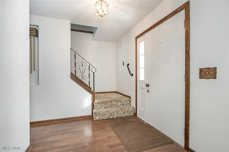 17060 Creighton Drive, Chagrin Falls, OH 44023 - Image #2