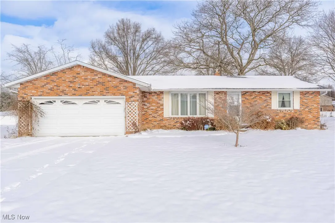 5611 Cherokee Nw Avenue, North Canton, OH 44720 - Image #1