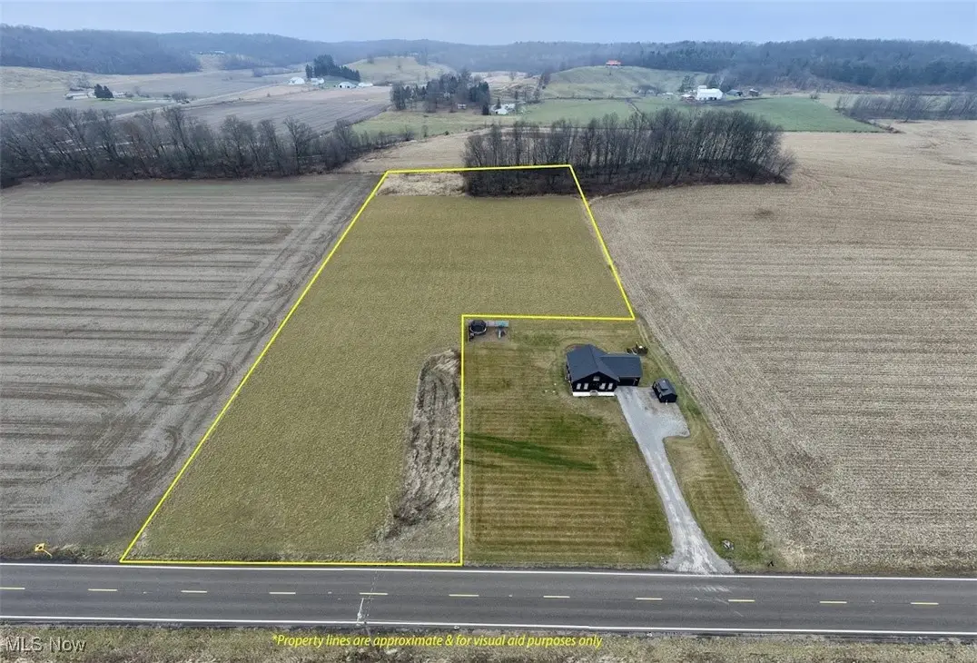 Dolphin Sw Street, Strasburg, OH 44680 - Image #1