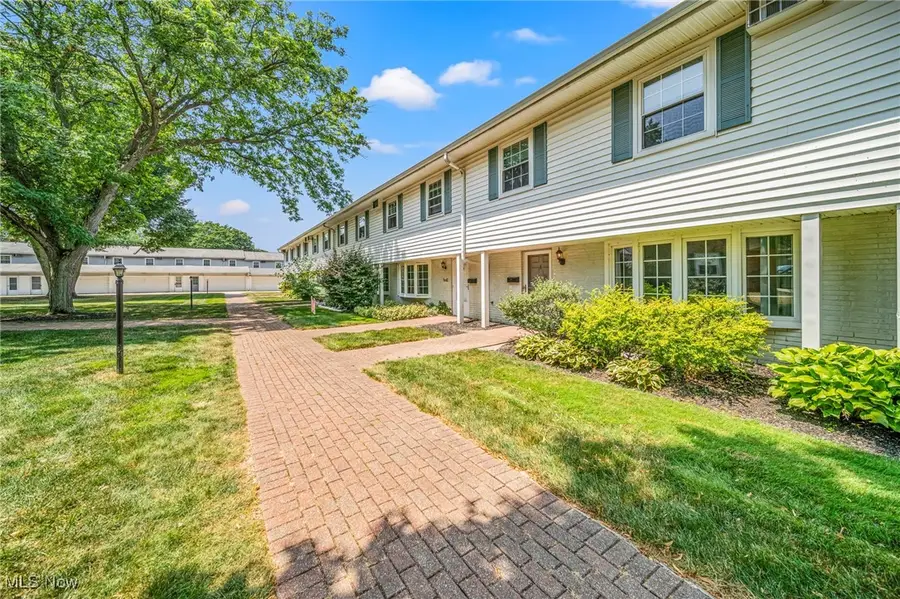 15 Meadowlawn Drive #6, Mentor, OH 44060 - Image #3