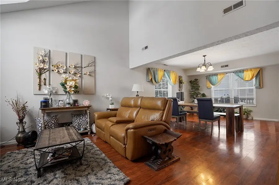 8690 Foxwood Circle, Macedonia, OH 44056 - Image #3