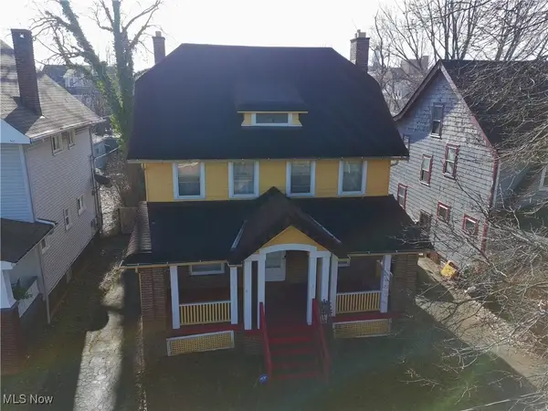 3298 Yorkshire Road, Cleveland Heights, OH 44118