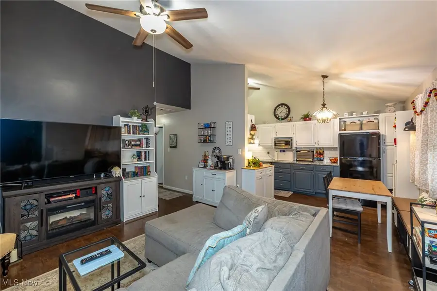 21896 River Oaks Drive, Rocky River, OH 44116 - Image #2