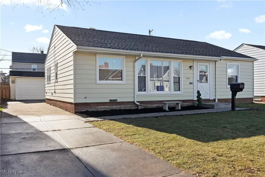 3325 Commonwealth Drive, Parma, OH 44134 - Image #3