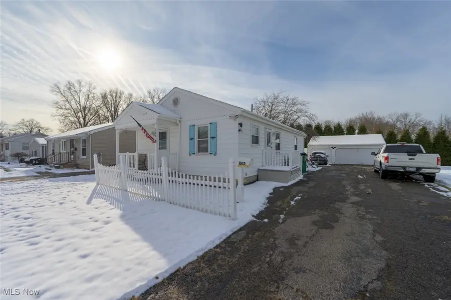 868 Saul Drive, Hubbard, OH 44425 - Image #2