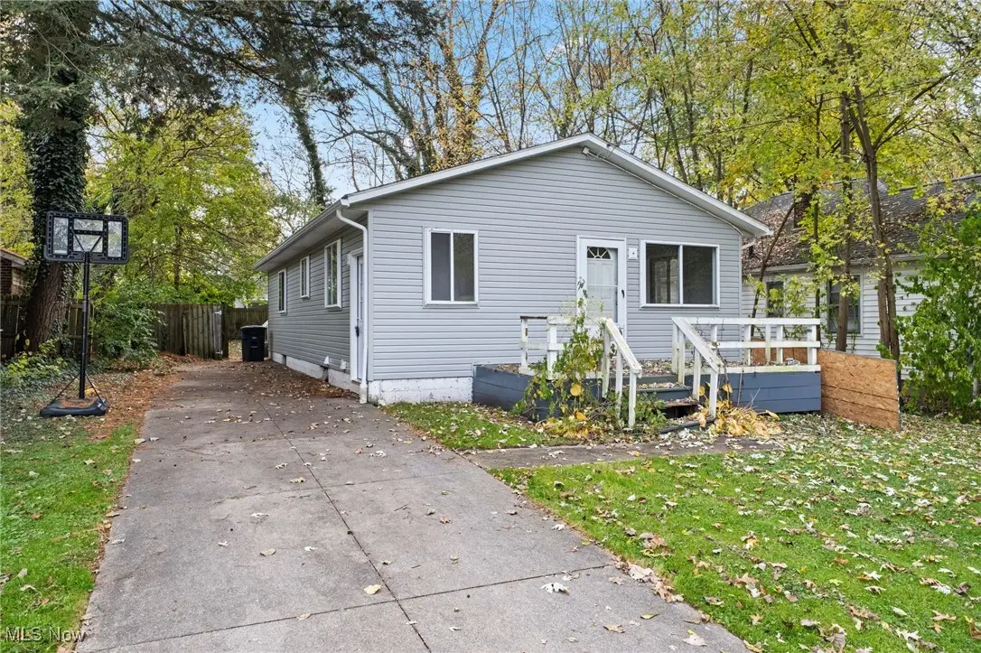 1562 Marlowe Avenue, Akron, OH 44313 - Image #1