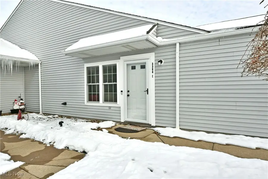 3394 Ivy Hill Circle #E, Cortland, OH 44410 - Image #2