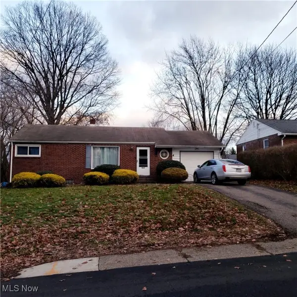 3822 Edgefield Nw, Canton, OH 44709