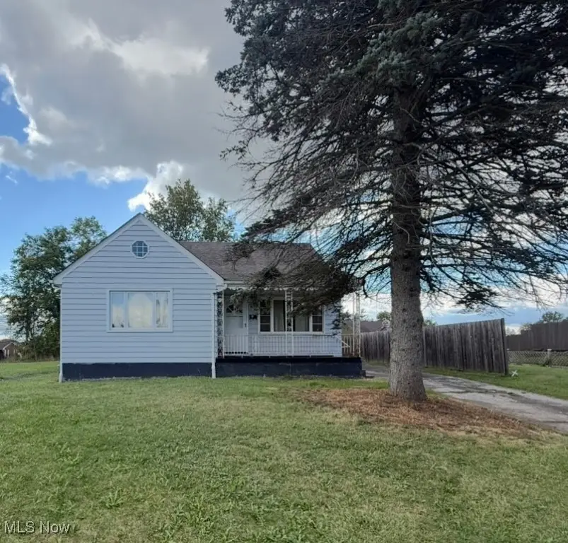 435 Blossom Avenue, Campbell, OH 44405 - Image #2