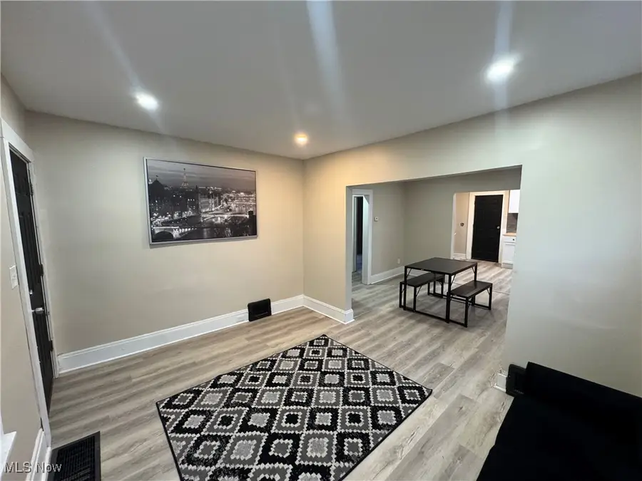 14910 Kingsford Avenue, Cleveland, OH 44128 - Image #3