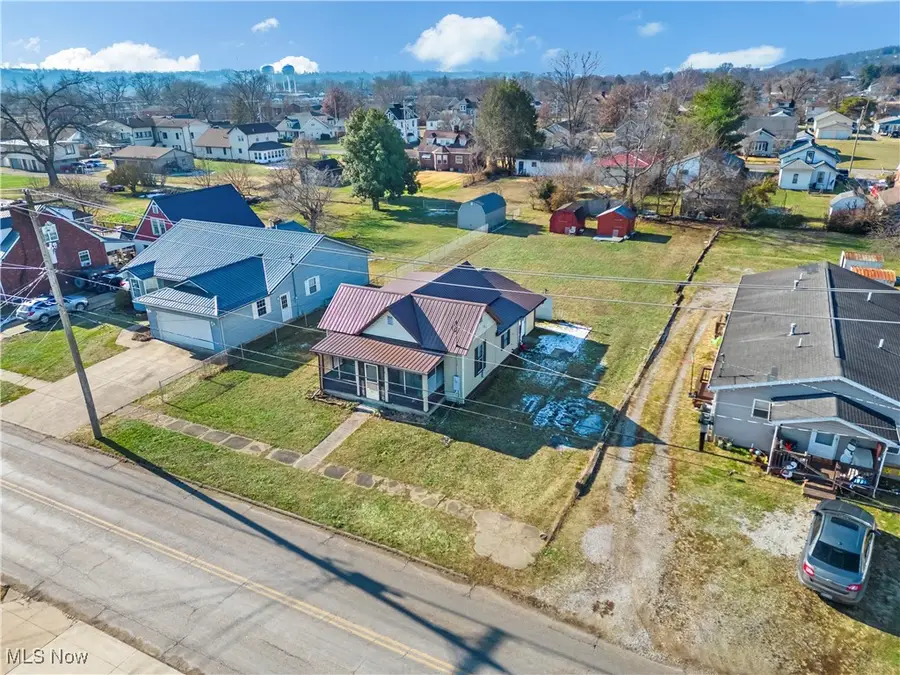 807 Clement Avenue, Belpre, OH 45714 - #2