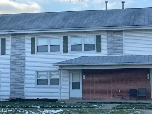 156 Buckeye Circle, Columbus, OH 43217 - #3