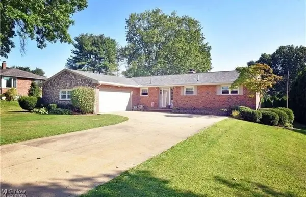 2685 Chaucer Ne Drive, Canton, OH 44721