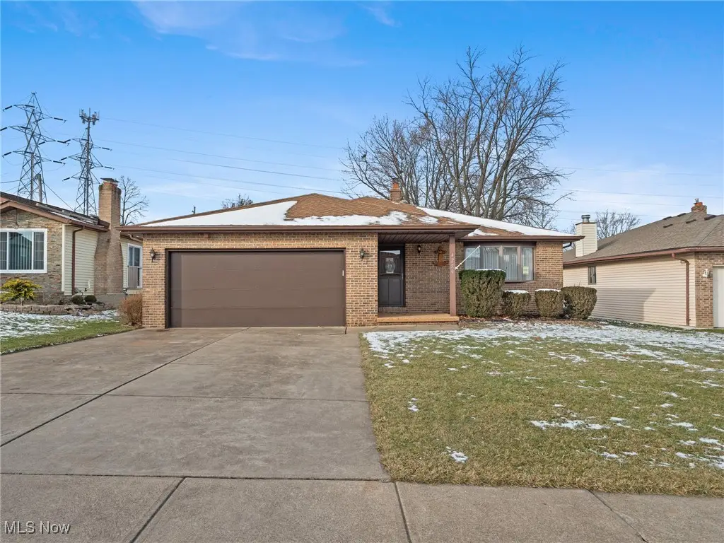 4250 Dawncliff Drive, Brooklyn, OH 44144 - #1