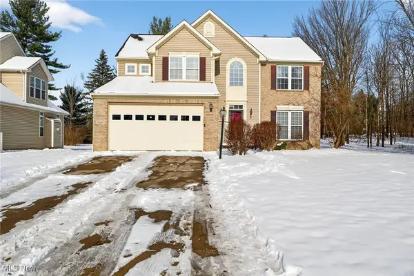 6240 Sparrowhawk Way, Oakwood Village, OH 44146