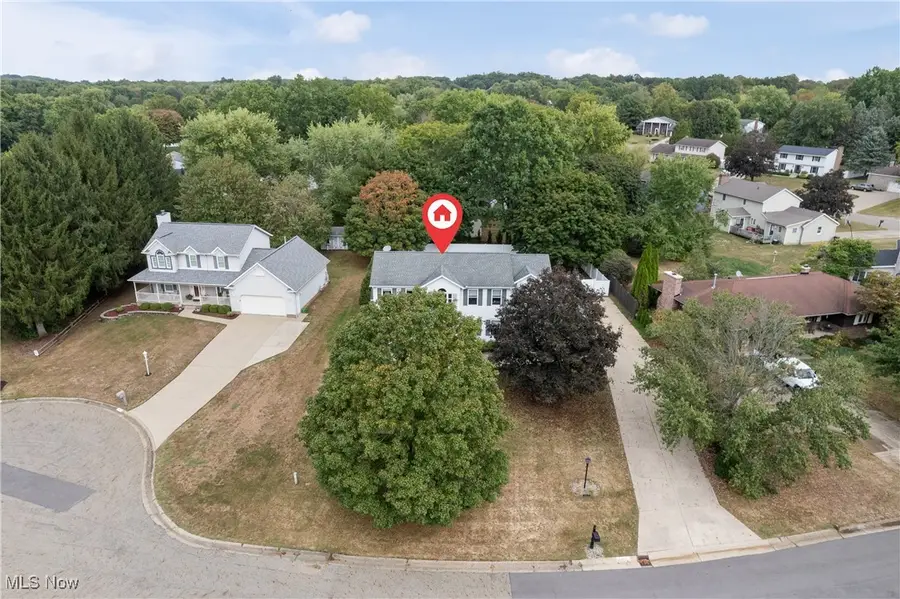 1905 Hampshire Nw Circle, Uniontown, OH 44685 - Image #2