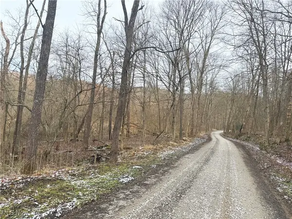 4000 Green Road, Tippecanoe, OH 44699