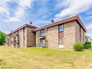 16111 Maple Park Drive, Maple Heights, OH 44137 - Image #2