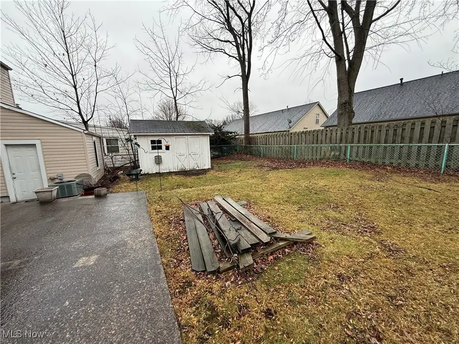 38462 S Beachview Road, Willoughby, OH 44094 - Image #2